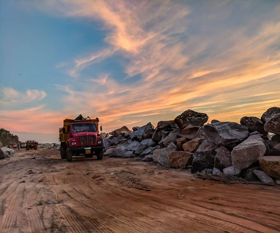 dawn-dust-environment-1044290 Truck at dusk